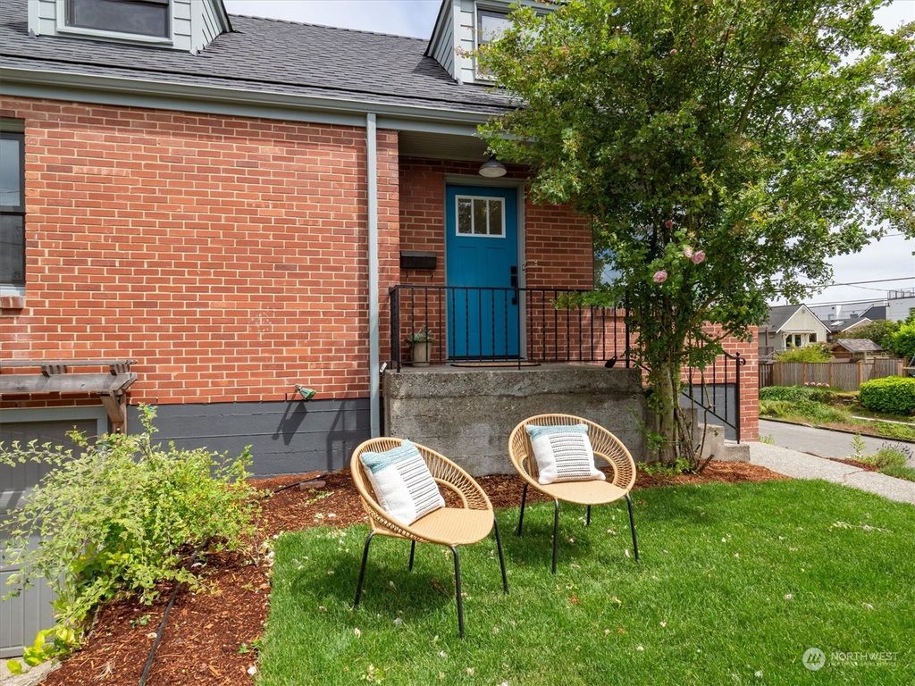 Photo of 7502 19th Avenue NW, Seattle, WA 98117 (MLS # 2245800)