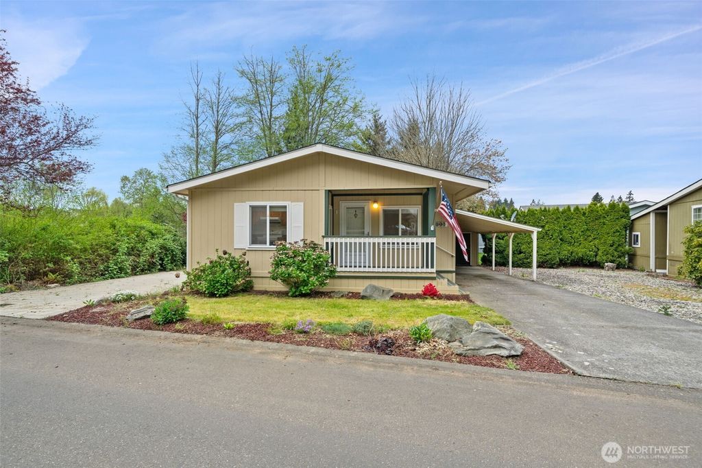 Photo of 900 NE Saturn Lane, Bremerton, WA 98311 (MLS # 2515229)