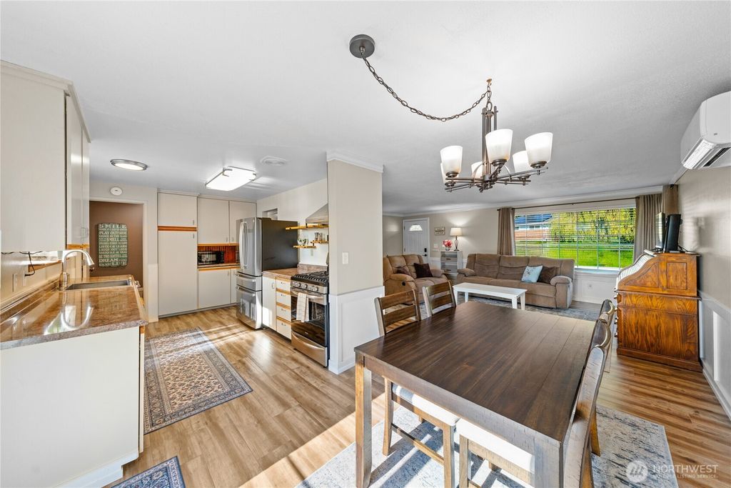 Photo of 1372 Orchard Loop, Oak Harbor, WA 98277 (MLS # 2444362)