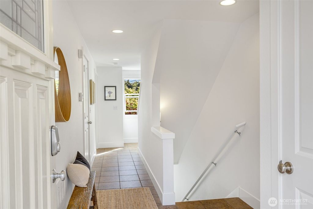 Photo of 1824 27th Avenue #B, Seattle, WA 98122 (MLS # 2359040)