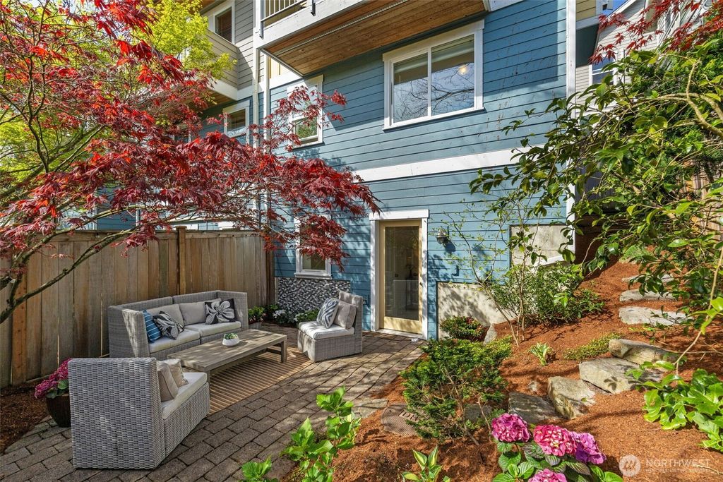 Photo of 1824 27th Avenue #B, Seattle, WA 98122 (MLS # 2359040)