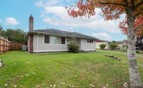 Photo of 426 Tenth Street, Blaine, WA 98230 (MLS # 2444250)