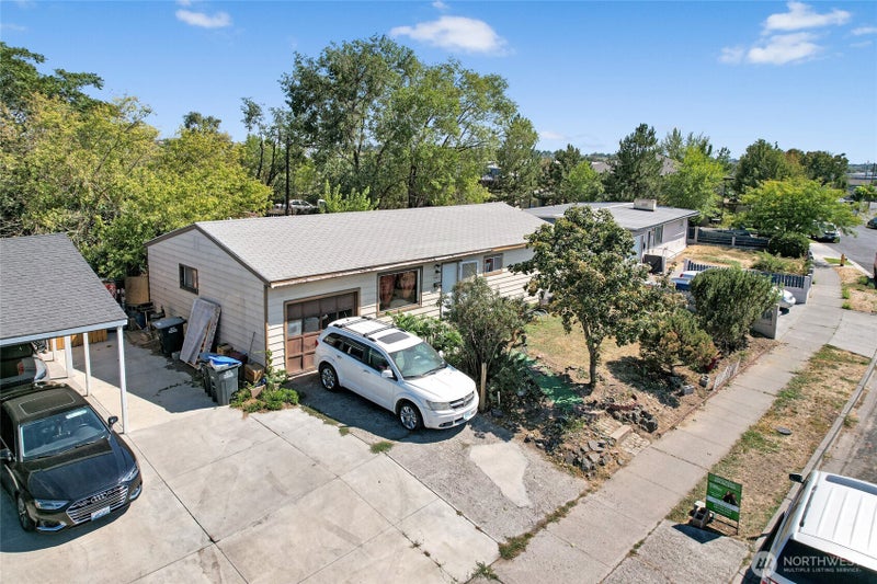 1435 W Sunset Drive