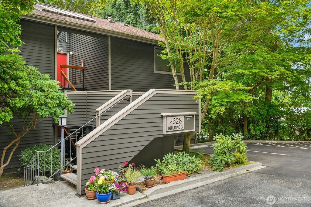 Photo of 2628 4th Avenue N #304, Seattle, WA 98109 (MLS # 2413591)