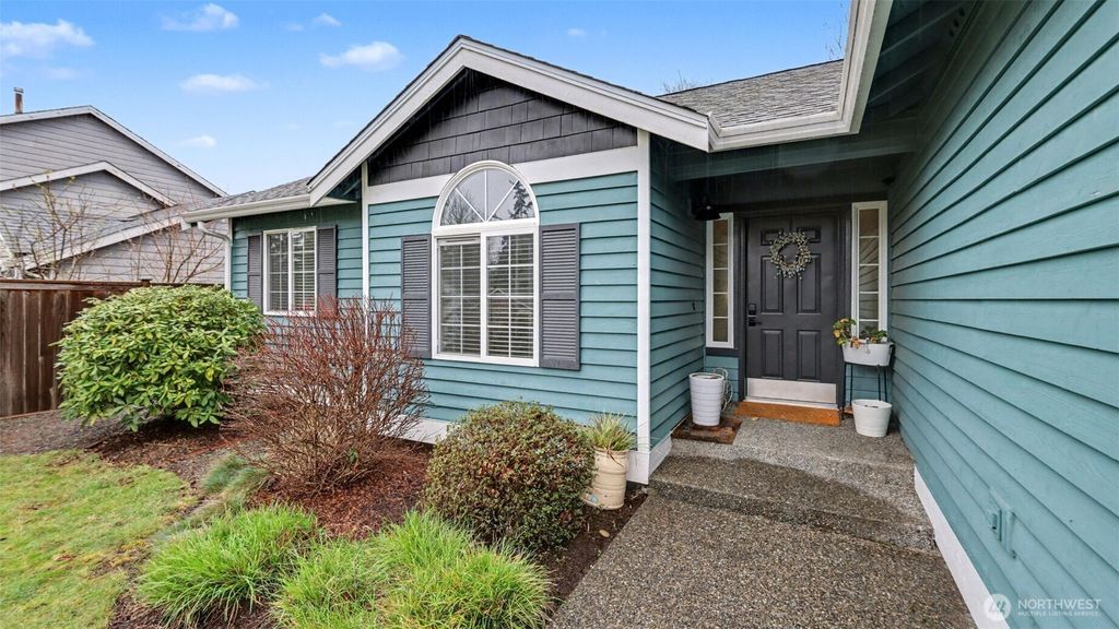 Photo of 8128 NE 125th Street, Kirkland, WA 98034 (MLS # 2494002)