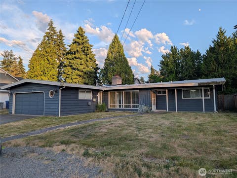 Photo of 10431 NE 28th Place, Bellevue, WA 98004 (MLS # 2548367)