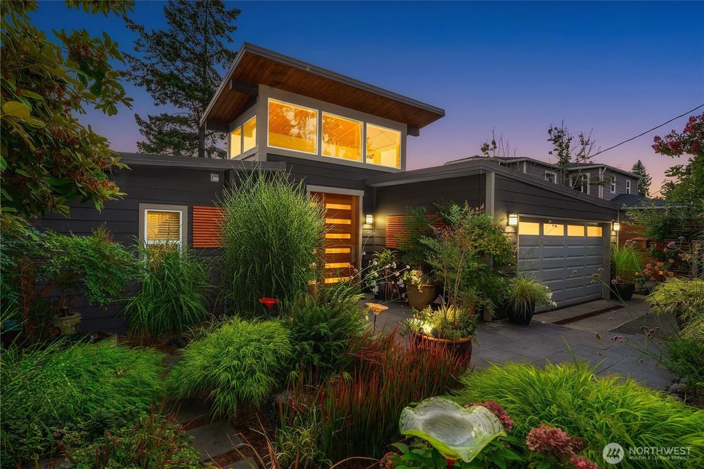 Photo of 3029 70th Avenue SE, Mercer Island, WA 98040 (MLS # 2434706)