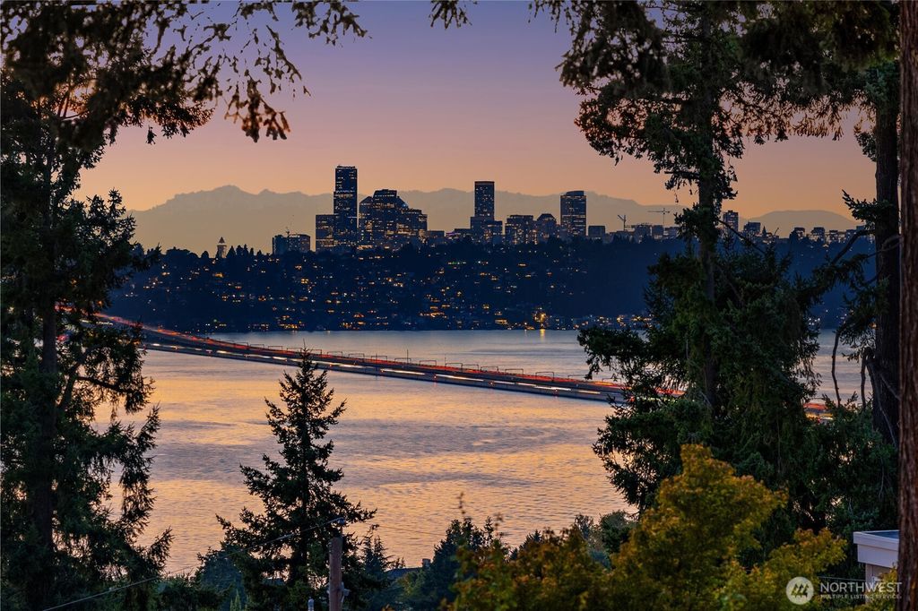 Photo of 3029 70th Avenue SE, Mercer Island, WA 98040 (MLS # 2434706)