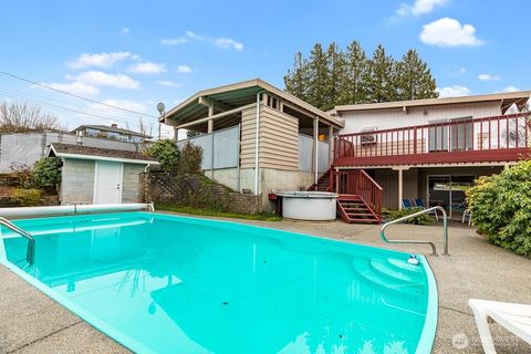 Photo of 1006 N 36th Street, Renton, WA 98056 (MLS # 2456386)