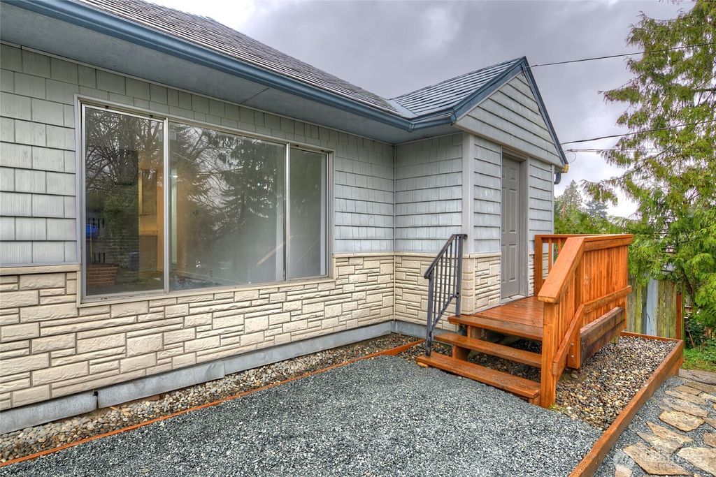 Photo of 13715 45th Avenue S, Tukwila, WA 98168 (MLS # 2495207)