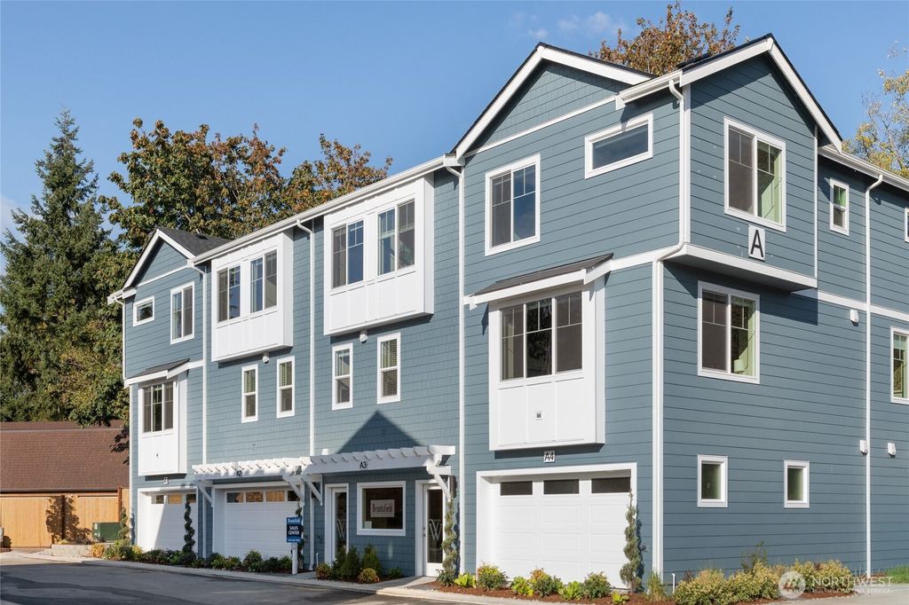 Photo of 14424 Madison Way #E2, Lynnwood, WA 98087 (MLS # 2466893)