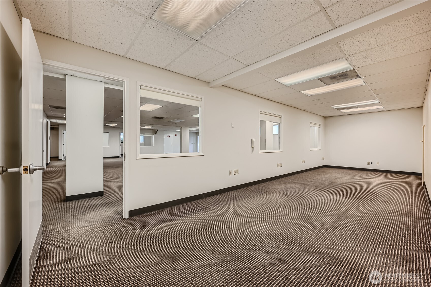 4220 Aurora Avenue N