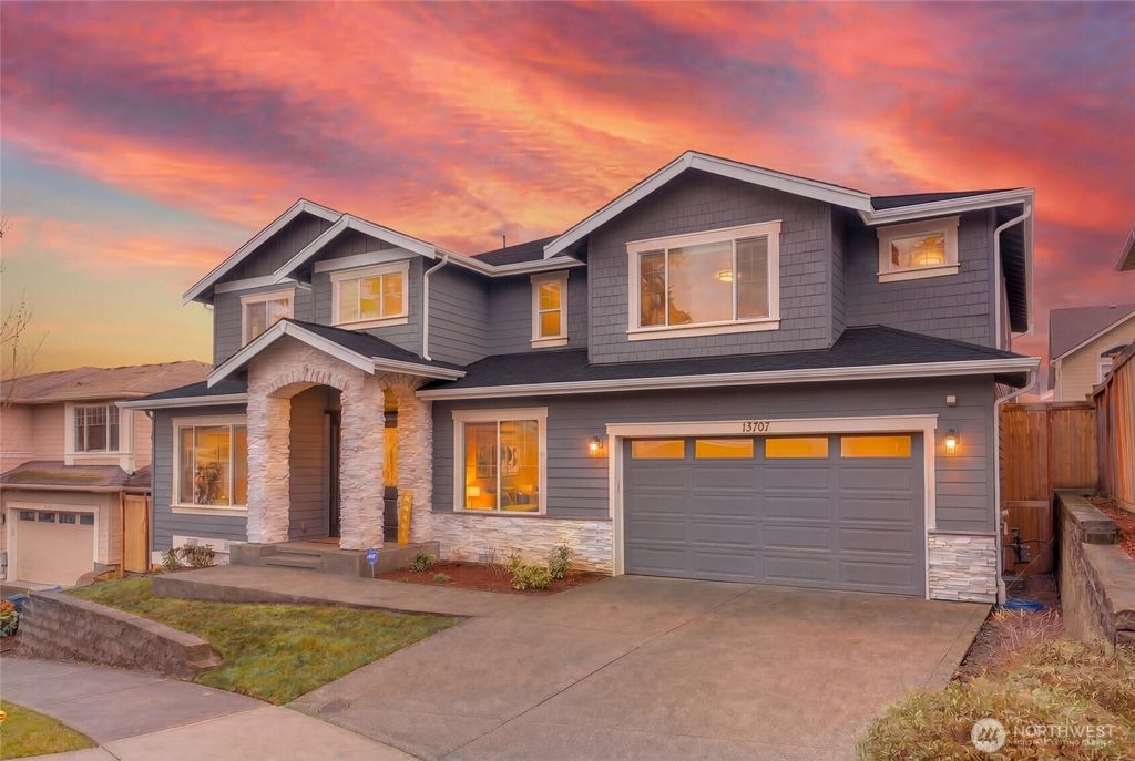 Photo of 13707 NE 133rd Place, Kirkland, WA 98034 (MLS # 2493938)