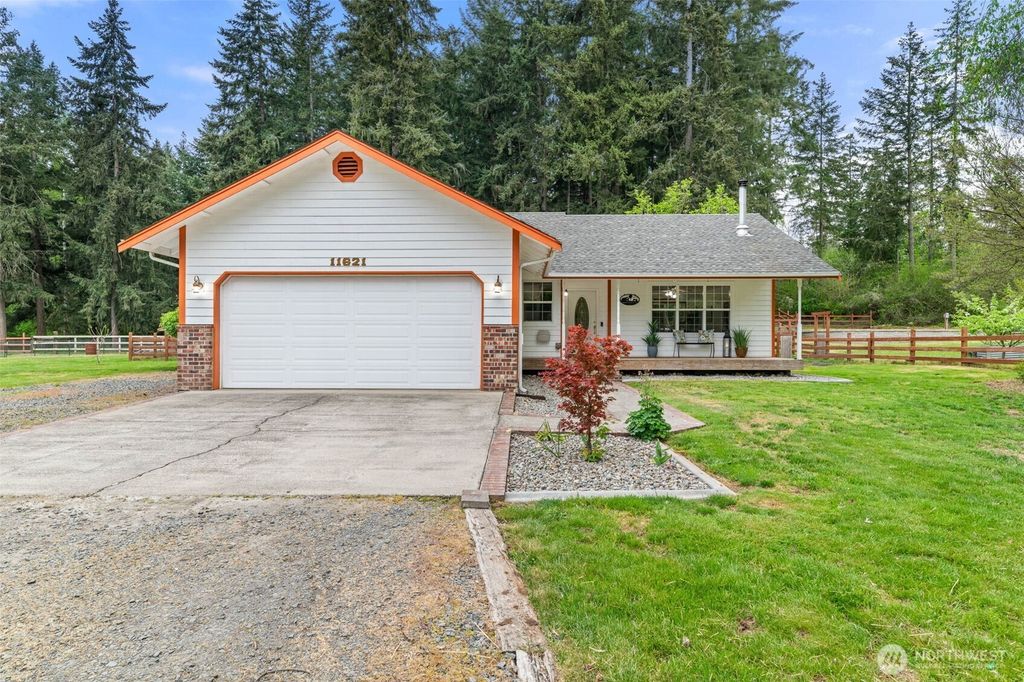 Photo of 11621 Devin Lane SE, Yelm, WA 98597 (MLS # 2502791)