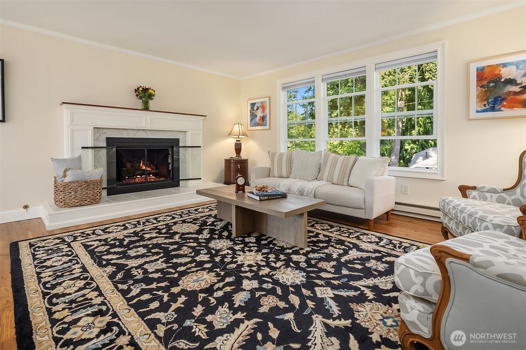 Photo of 8724 Main Street, Edmonds, WA 98026 (MLS # 2385068)