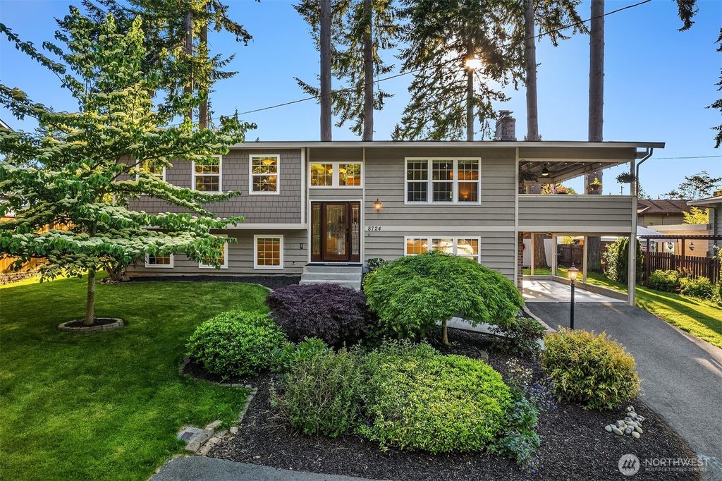 Photo of 8724 Main Street, Edmonds, WA 98026 (MLS # 2385068)