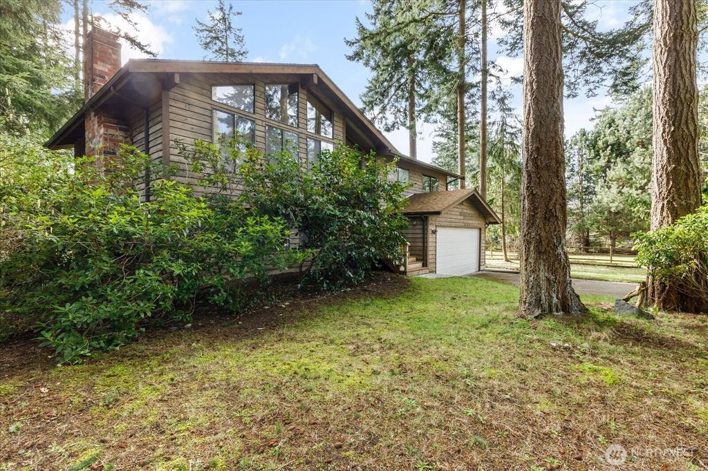 Photo of 2011 Pine Wood Way, Oak Harbor, WA 98277 (MLS # 2486891)