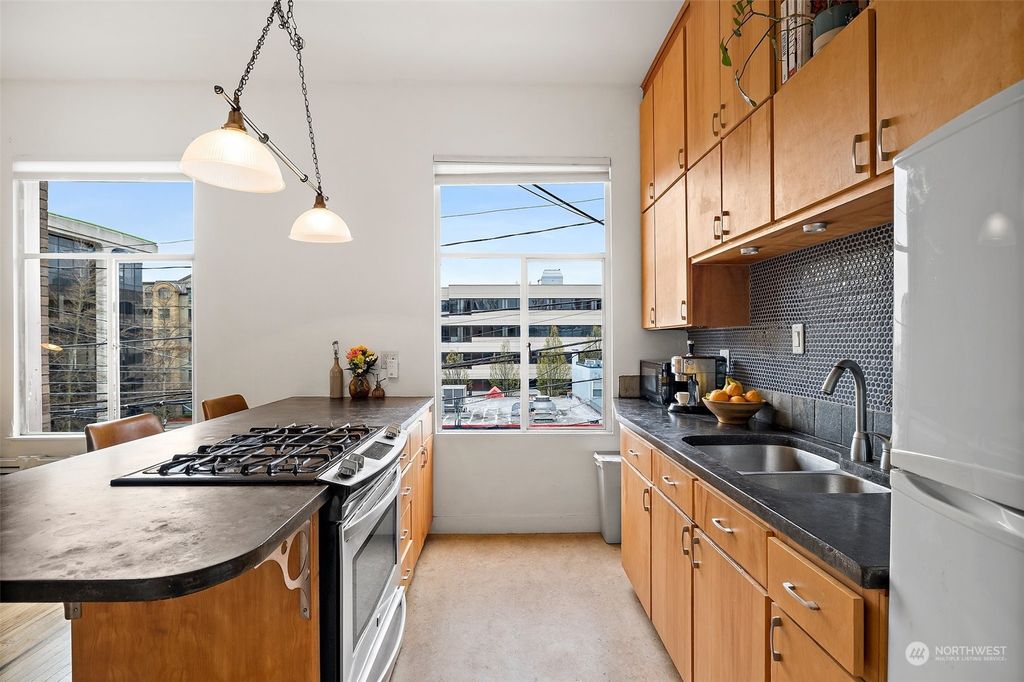 Photo of 22 John Street #30, Seattle, WA 98109 (MLS # 2060127)