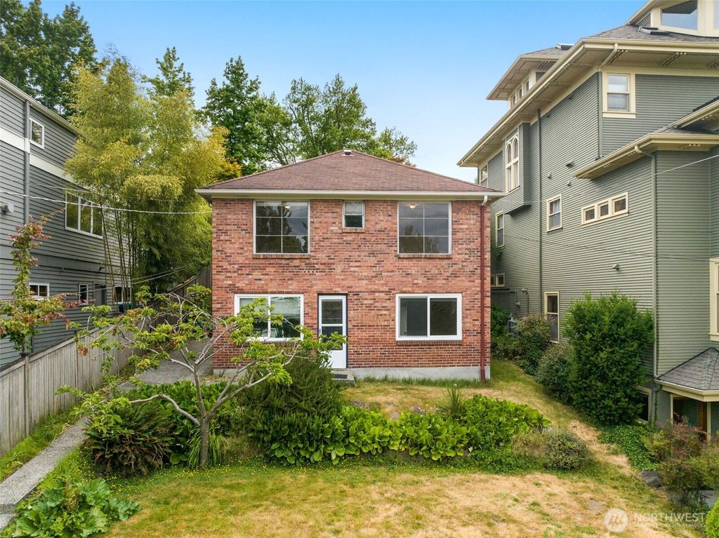 Photo of 1550 16th Avenue E, Seattle, WA 98112 (MLS # 2398364)