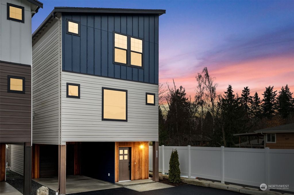 Photo of 14724 40th Avenue W, Lynnwood, WA 98087 (MLS # 2186921)