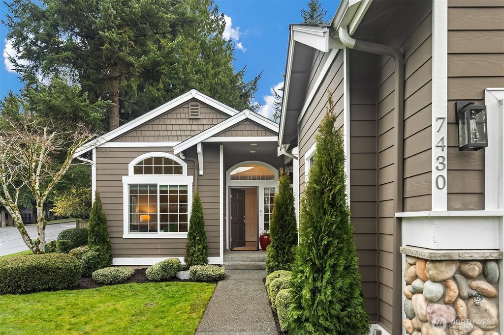 Photo of 7430 127th Avenue NE, Kirkland, WA 98033 (MLS # 2493516)