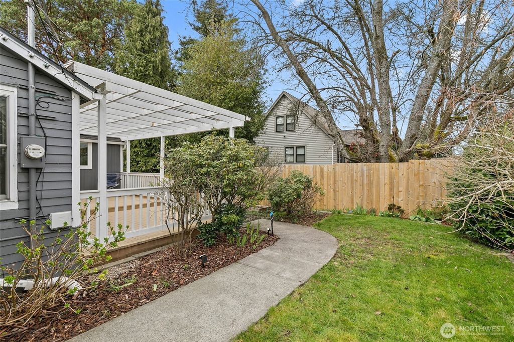 Photo of 10717 19th Avenue SW, Seattle, WA 98146 (MLS # 2351418)