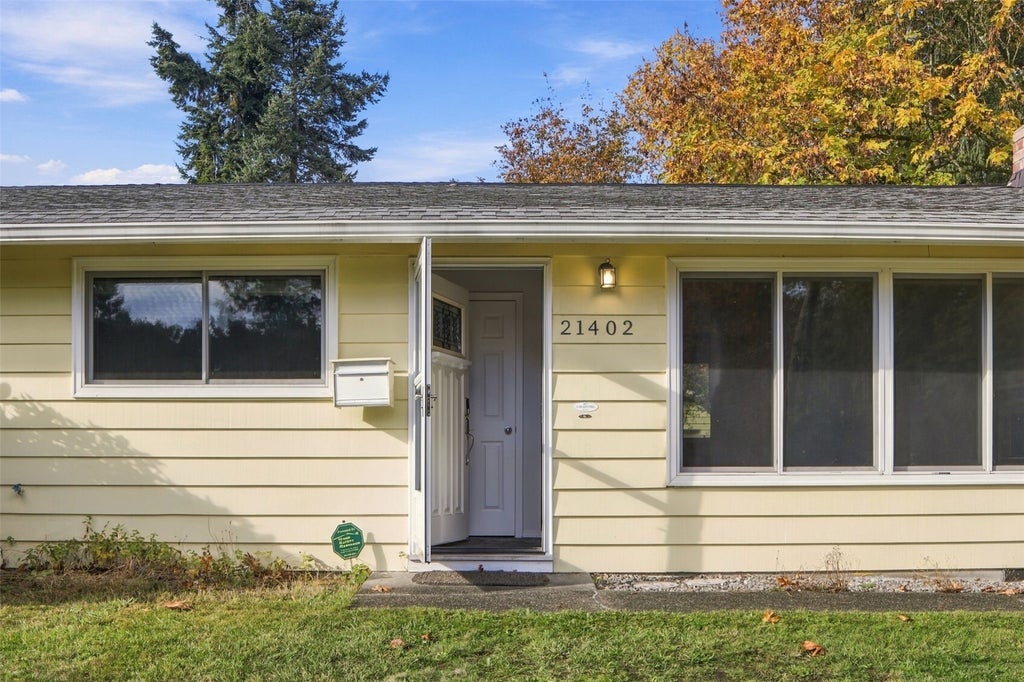 Photo of 21402 54th Place W, Mountlake Terrace, WA 98043 (MLS # 2596916)