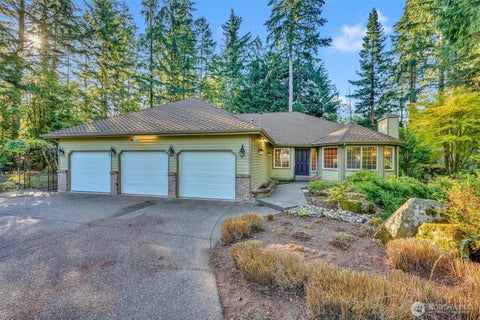 Photo of 8204 90th Street Ct NW, Gig Harbor, WA 98332 (MLS # 2590293)