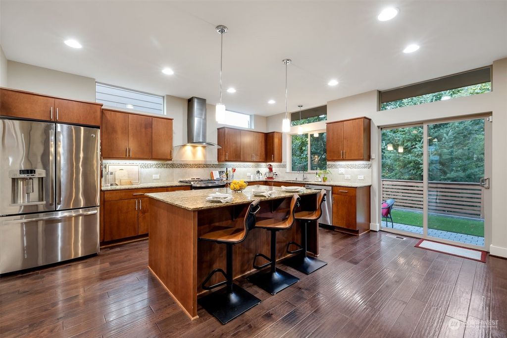 Photo of 13532 SE 81st Place, Newcastle, WA 98059 (MLS # 2165017)