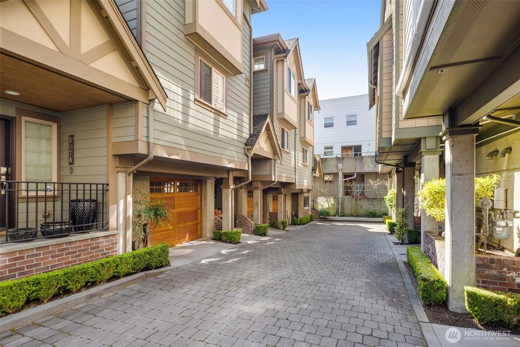 Photo of 507 W Olympic Place #B, Seattle, WA 98119 (MLS # 2358380)