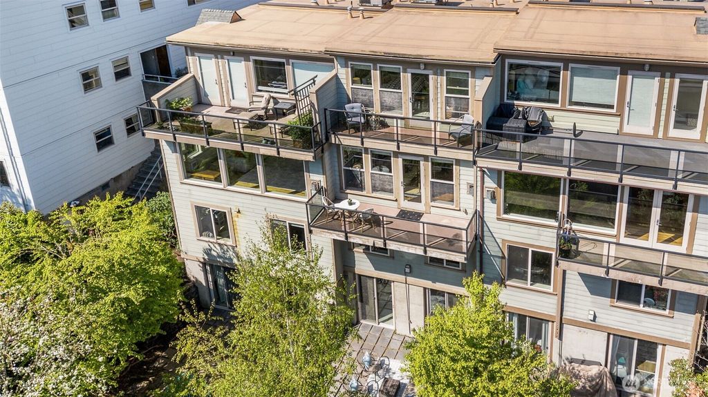 Photo of 507 W Olympic Place #B, Seattle, WA 98119 (MLS # 2358380)