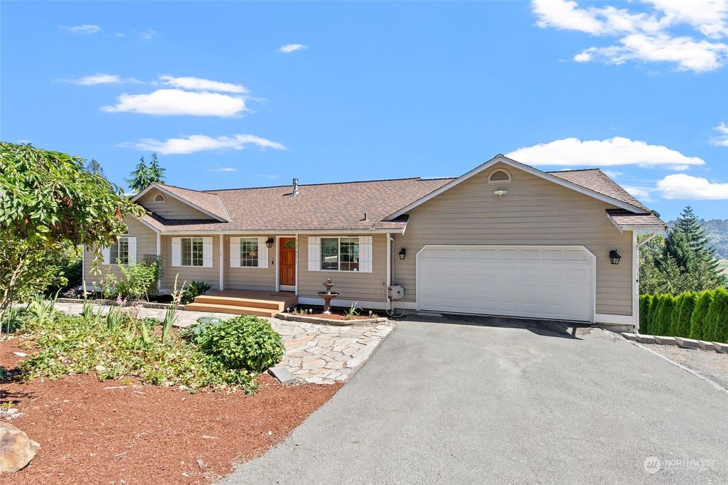Photo of 13631 Kenwanda Drive, Snohomish, WA 98296 (MLS # 2151150)