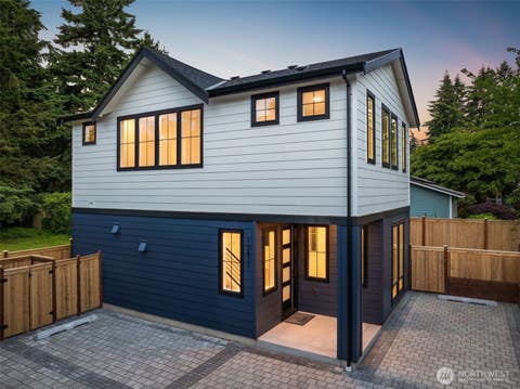 Photo of 13811 84th Lane NE, Kirkland, WA 98034 (MLS # 2535139)