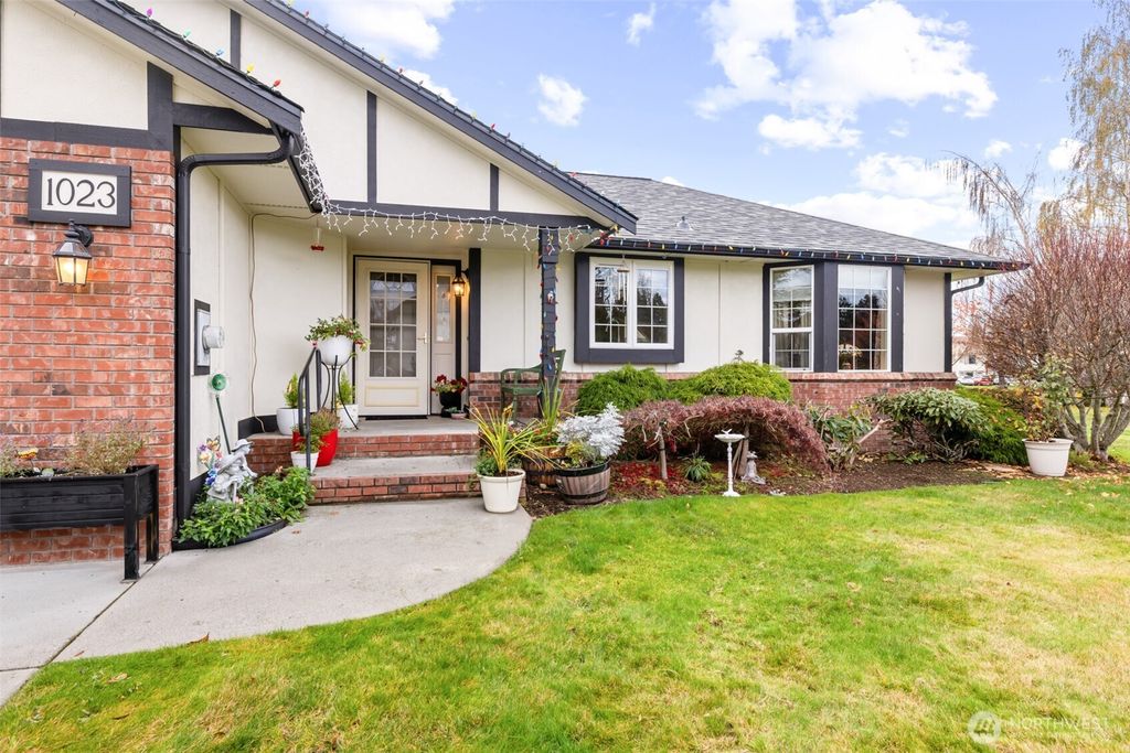 Photo of 1023 Littlejohn Way, Sequim, WA 98382 (MLS # 2463585)