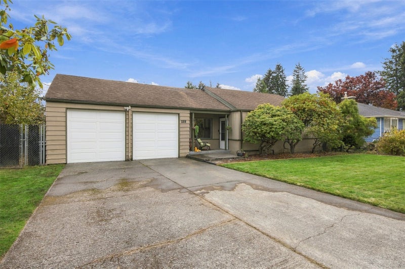 18 Intercity Avenue