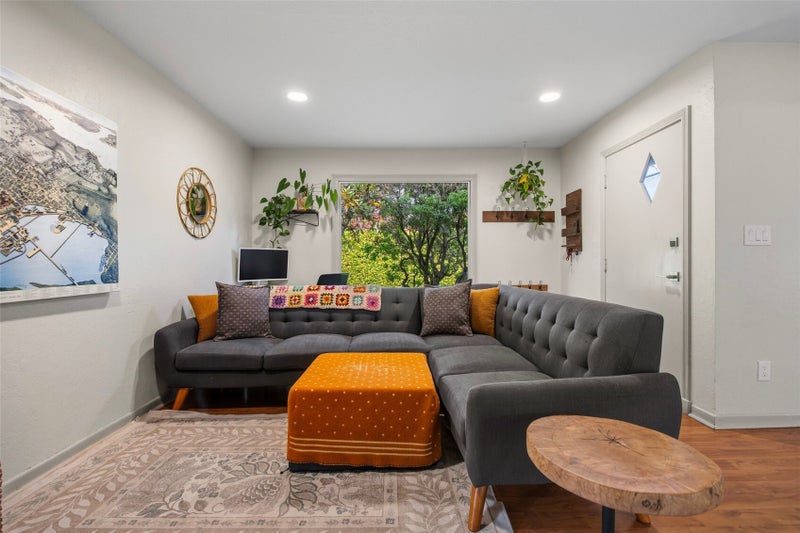 18 Intercity Avenue