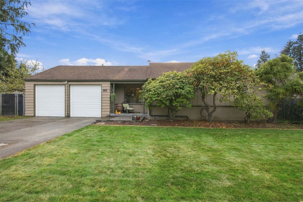 Photo of 18 W Intercity Avenue, Everett, WA 98204 (MLS # 2597641)
