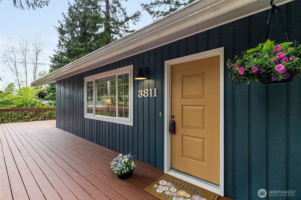 Photo of 3811 Lakeway Drive, Bellingham, WA 98229 (MLS # 2518427)