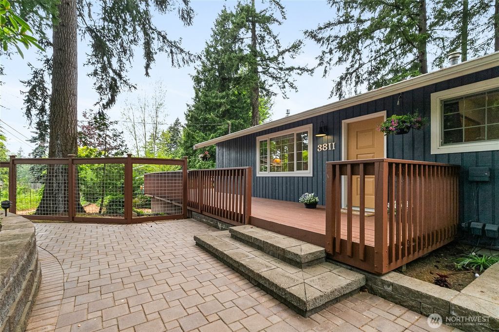Photo of 3811 Lakeway Drive, Bellingham, WA 98229 (MLS # 2518427)