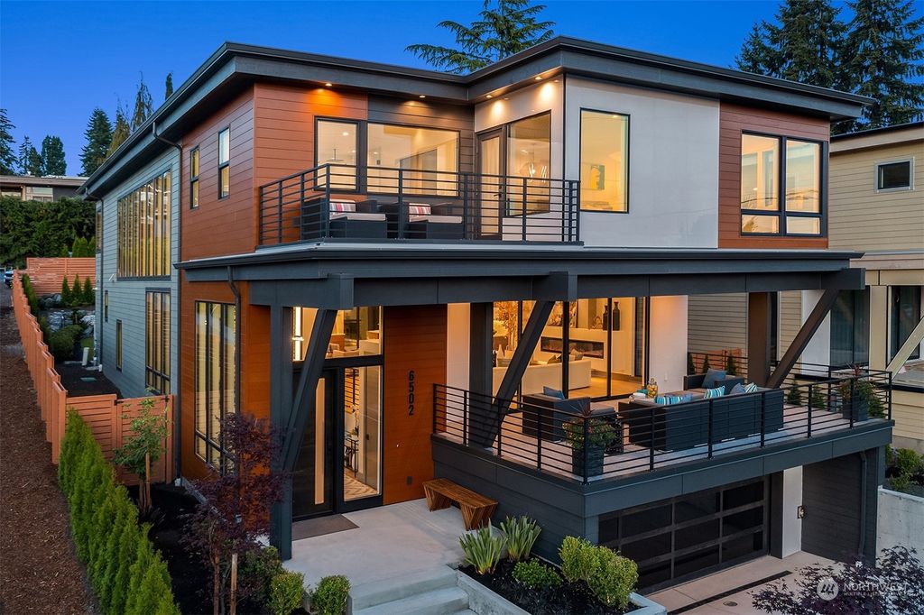 Photo of 6502 106th Avenue NE, Kirkland, WA 98033 (MLS # 2166099)