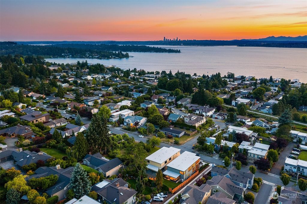 Photo of 6502 106th Avenue NE, Kirkland, WA 98033 (MLS # 2166099)