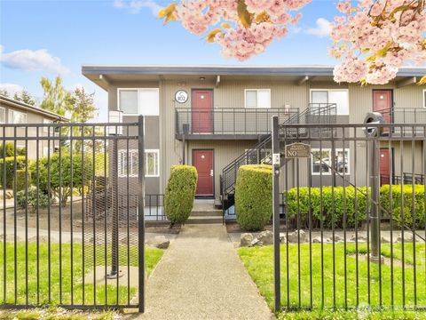 1102 S 27th Street Unit C201, Tacoma, WA 98409 - MLS#: 2363791