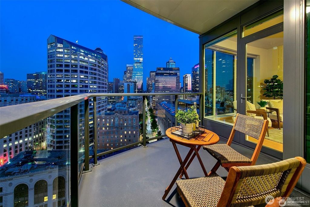 Photo of 1920 4th Avenue #1807, Seattle, WA 98101 (MLS # 2494334)