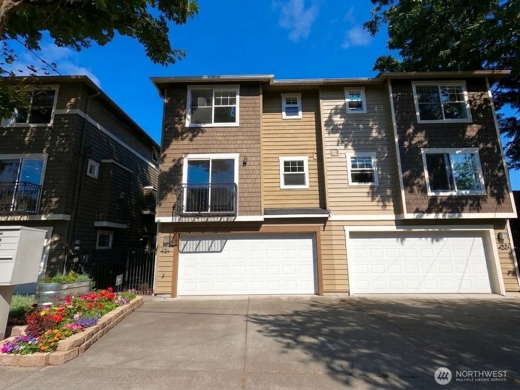 Photo of 424 21st Avenue, Seattle, WA 98122 (MLS # 2522306)