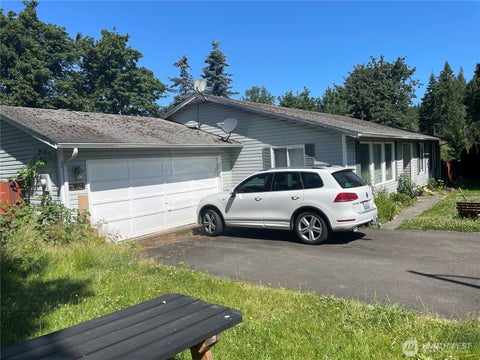 Photo of 300 Cedar Court, Winlock, WA 98596 (MLS # 2568627)
