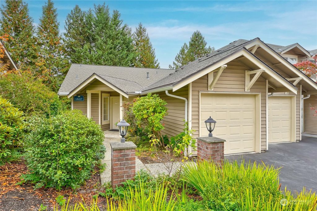 Photo of 18617 NE 57TH Street, Redmond, WA 98052 (MLS # 2166736)