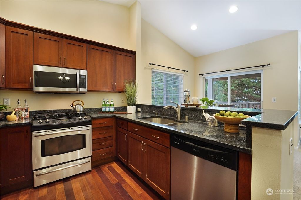 Photo of 18617 NE 57TH Street, Redmond, WA 98052 (MLS # 2166736)