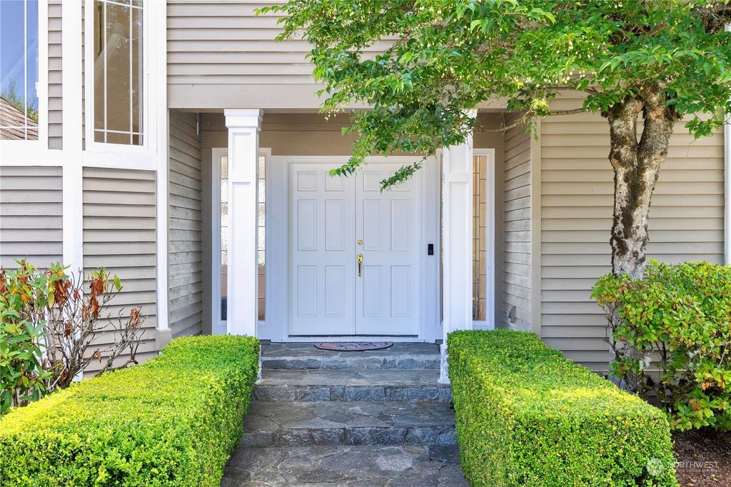 Photo of 5526 154th Avenue SE, Bellevue, WA 98006 (MLS # 2270544)