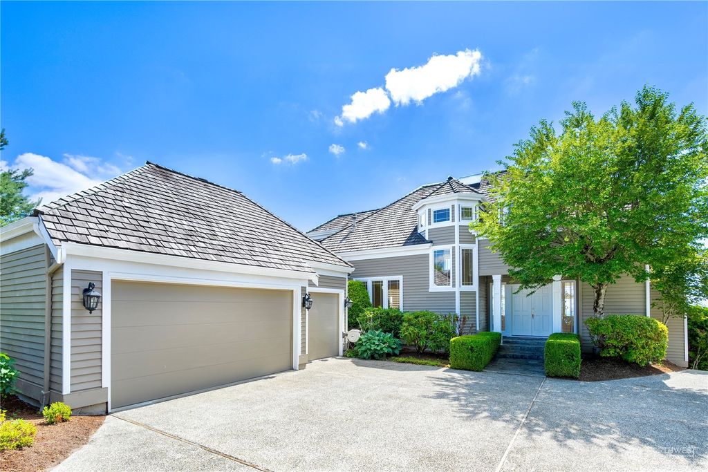 Photo of 5526 154th Avenue SE, Bellevue, WA 98006 (MLS # 2270544)