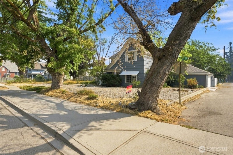 225 S Division Street